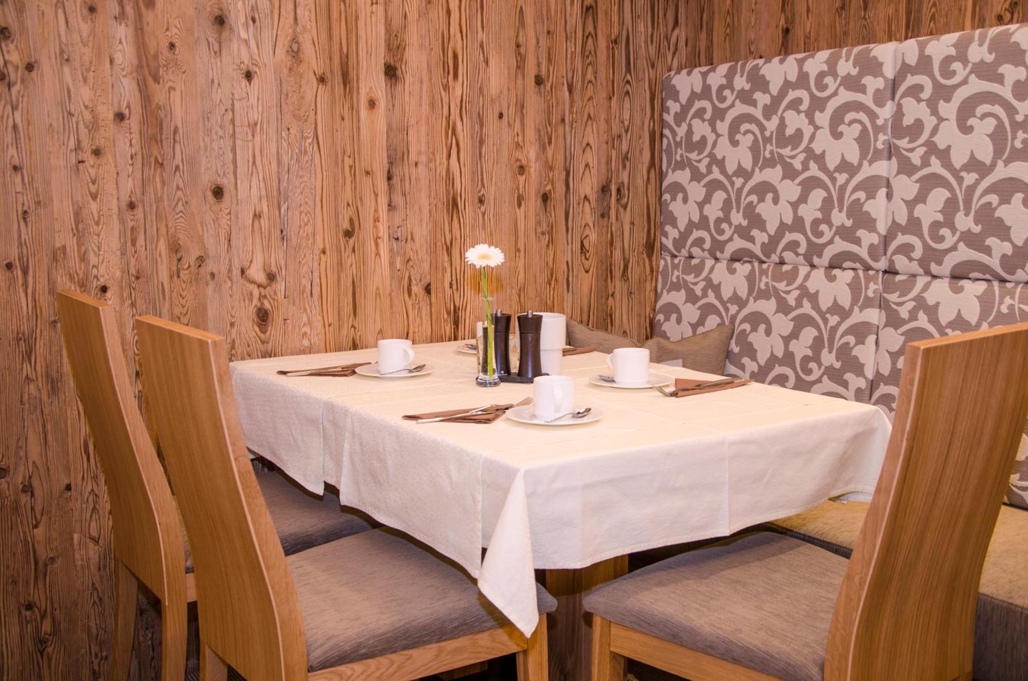 Hotel Garni Mirabell Ишгль Экстерьер фото